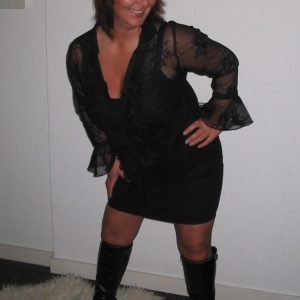 Un verre en terrasse, ça te tente ? Viviane - rencontre-Cougar-Le Havre